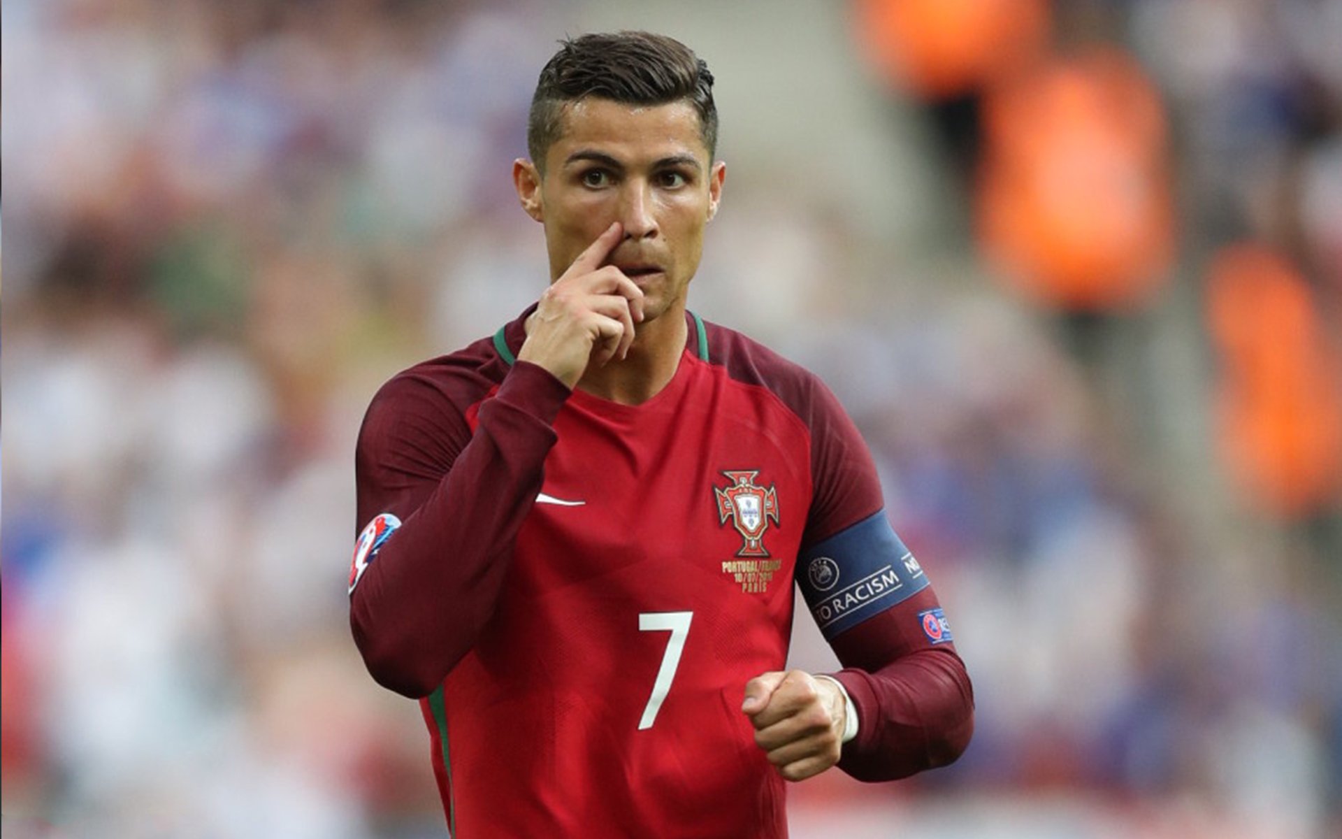 传奇教练的“秘技”——战术思维让球队如虎添翼，传奇足球教练